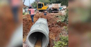 Prefeitura ultrapassa 110 bueiros construídos e intensifica recuperação de estradas no interior