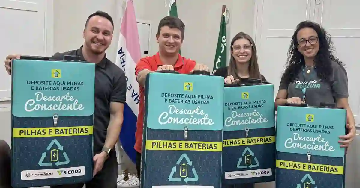 Alfredo Chaves Amplia Projeto Papa-Pilhas com Seis Novos Coletores em Escolas dos Distritos