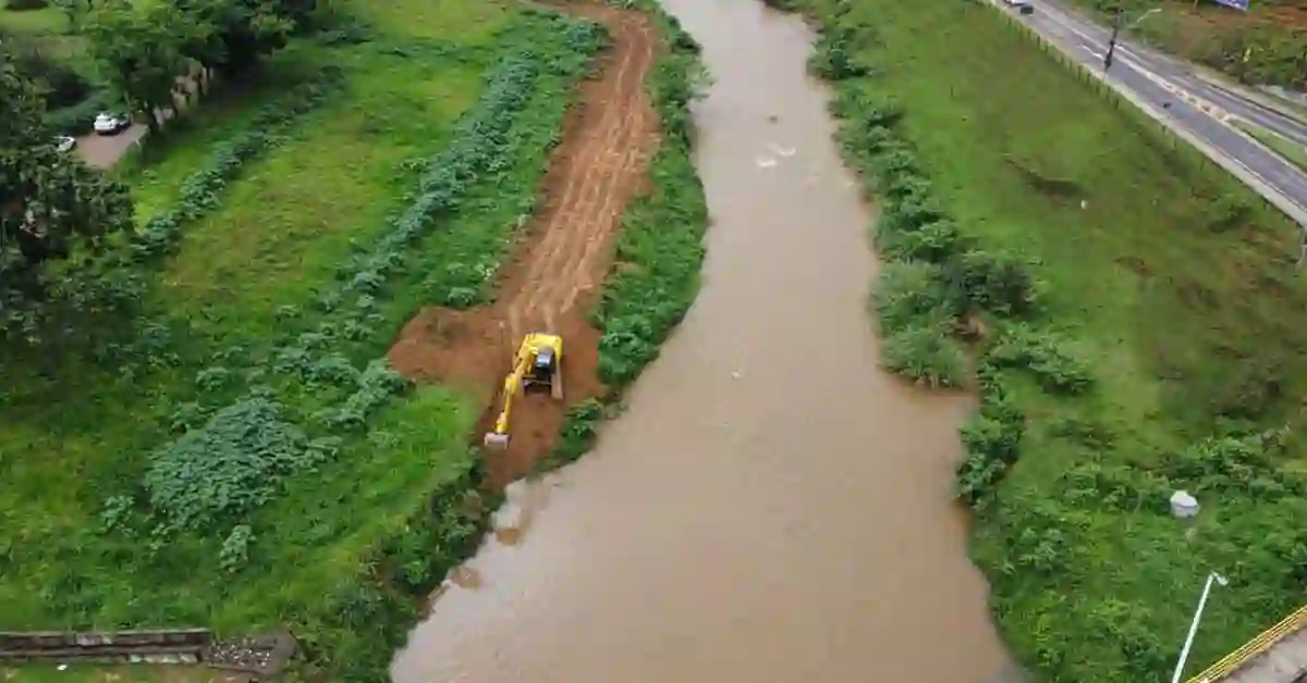 Prefeitura de Alfredo Chaves inicia desassoreamento do Rio Benevente